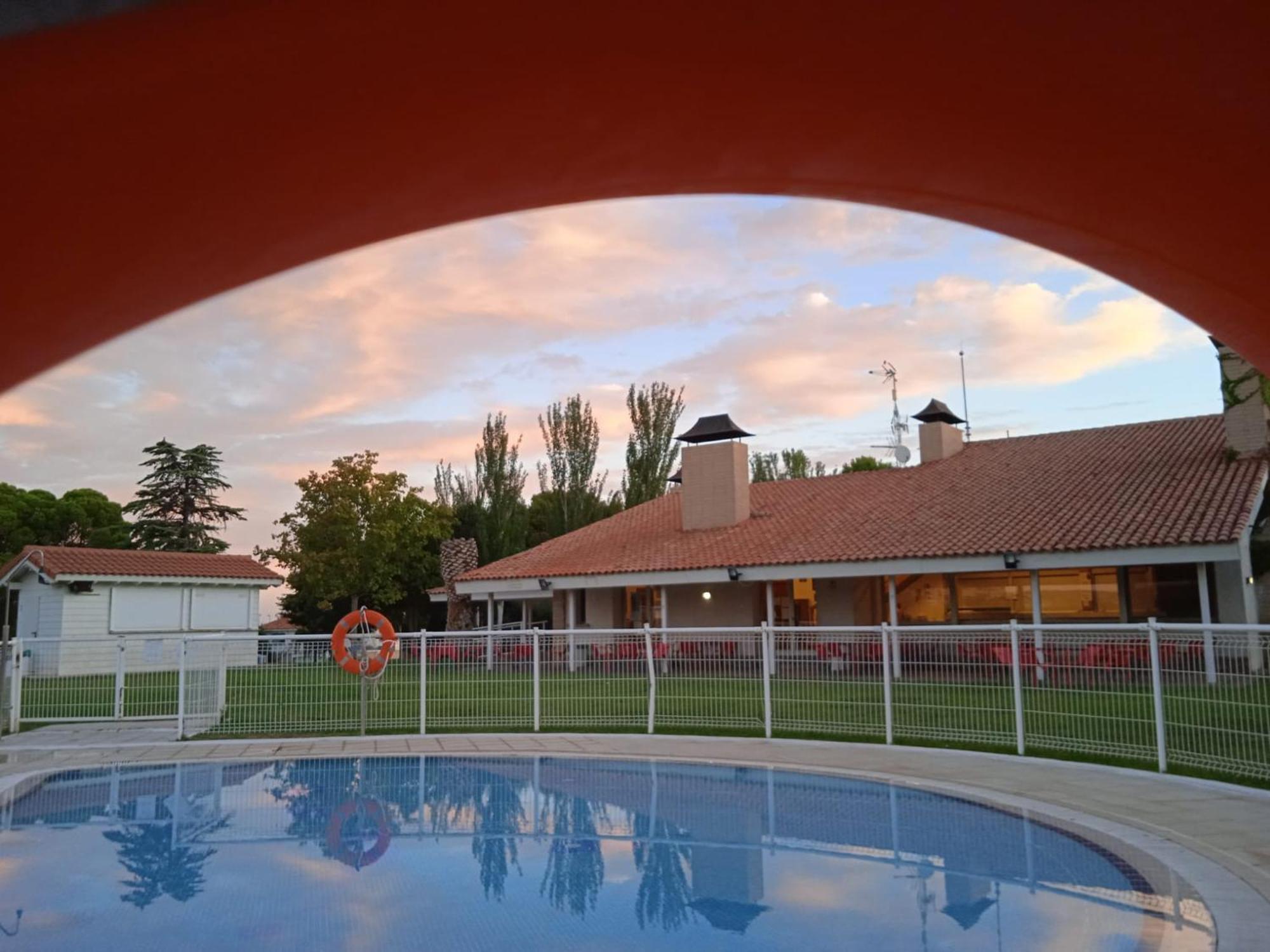 Albergue Zaragoza Camping Εξωτερικό φωτογραφία