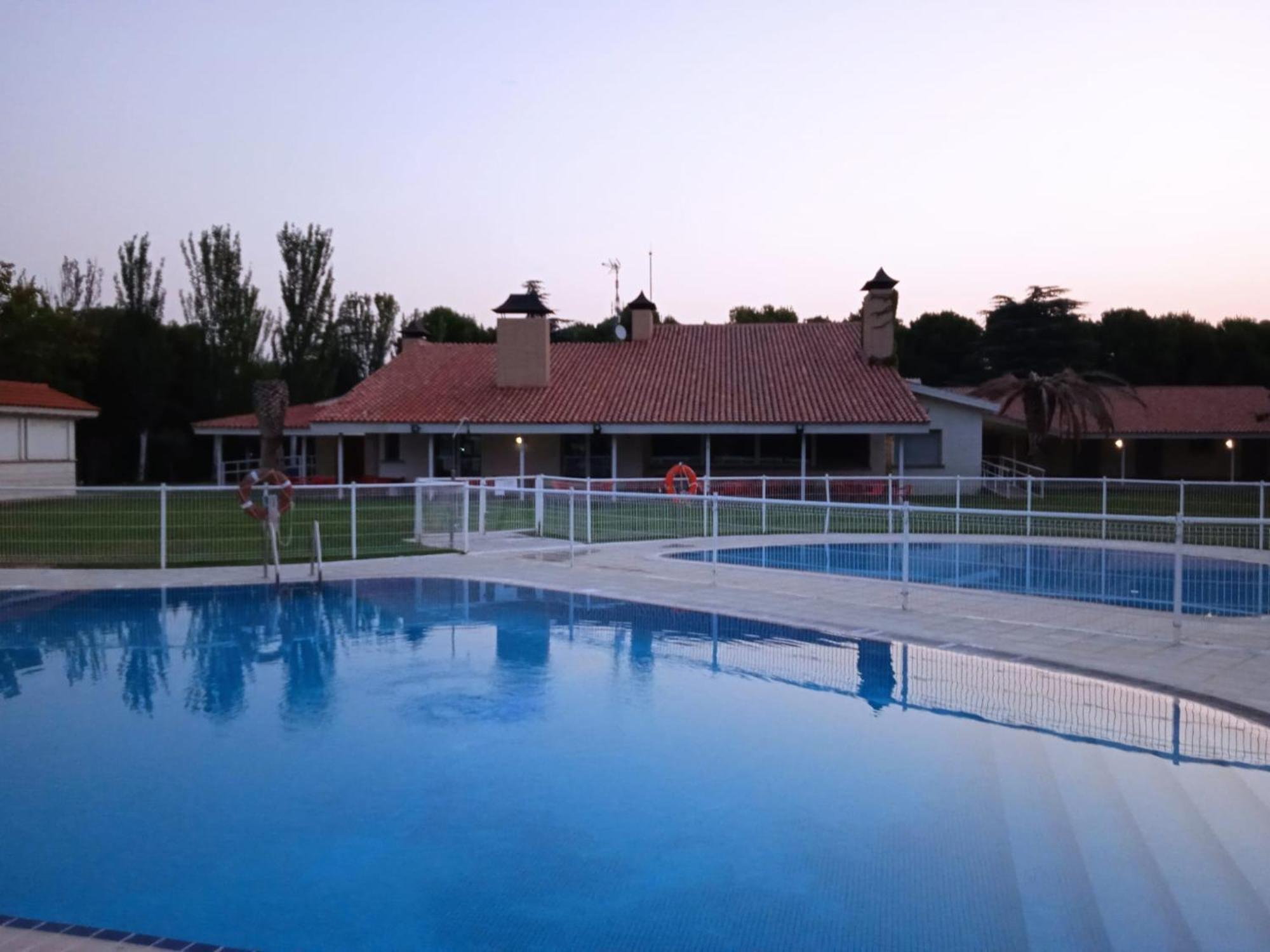 Albergue Zaragoza Camping Εξωτερικό φωτογραφία
