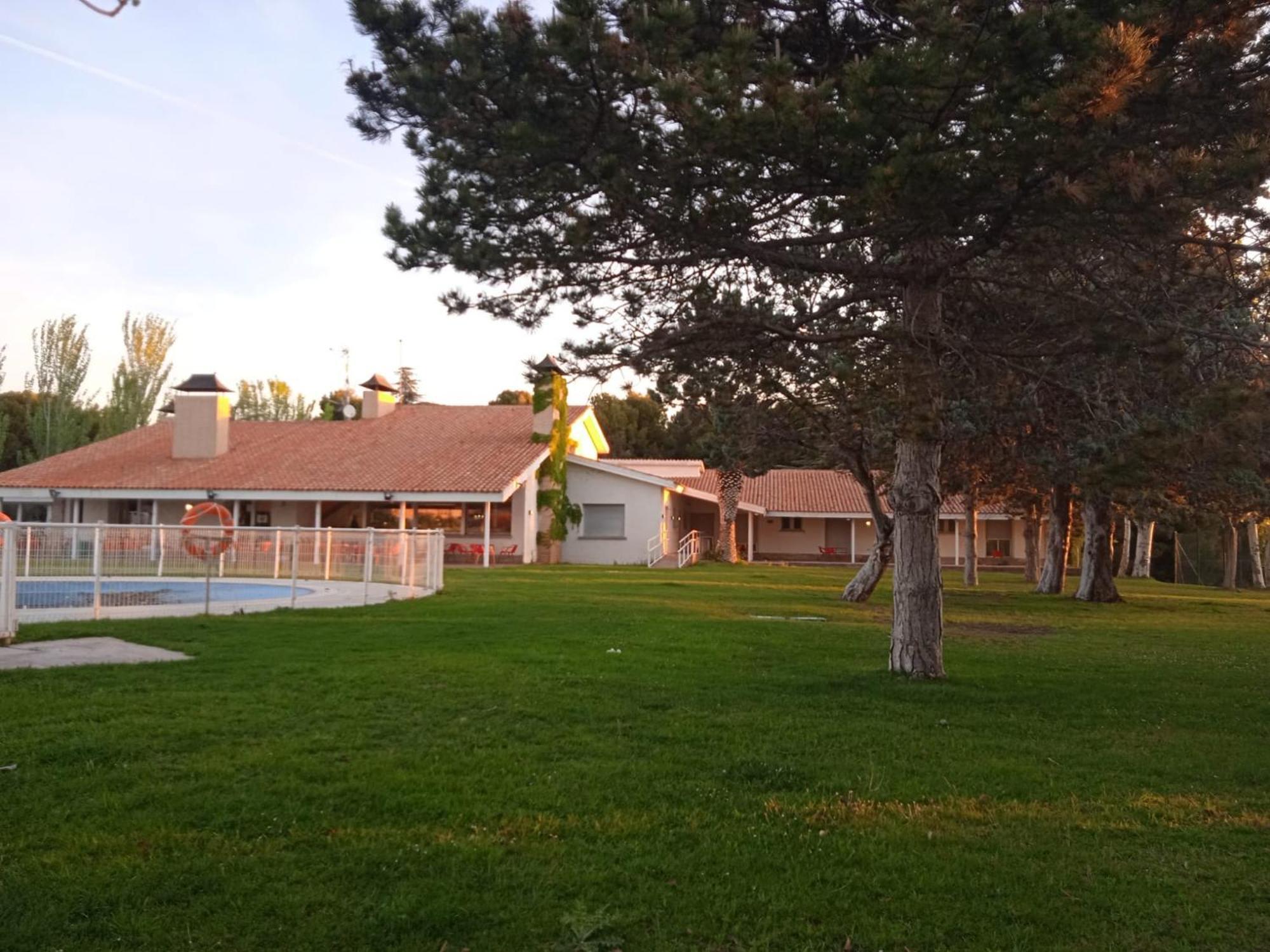 Albergue Zaragoza Camping Εξωτερικό φωτογραφία