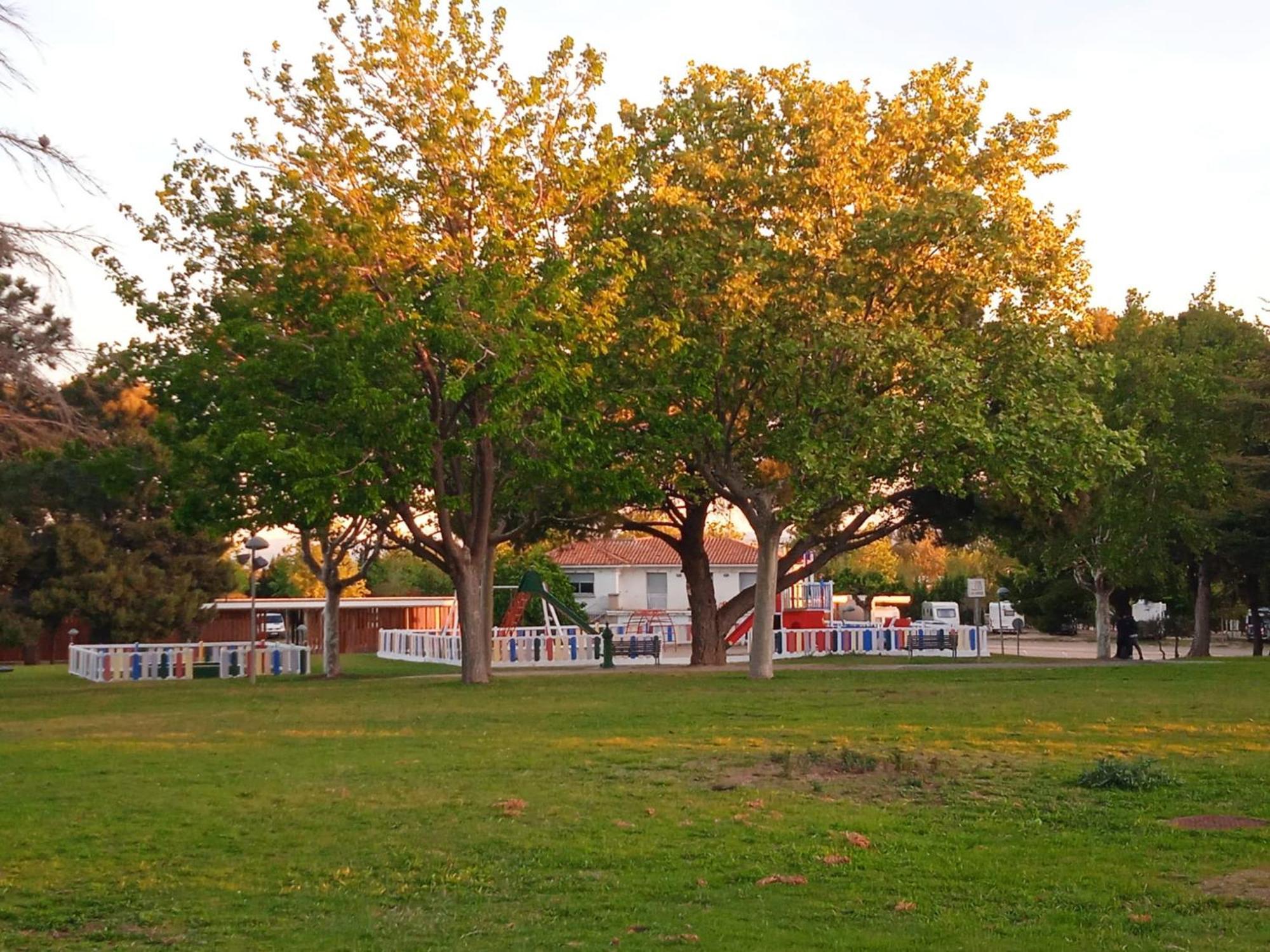 Albergue Zaragoza Camping Εξωτερικό φωτογραφία