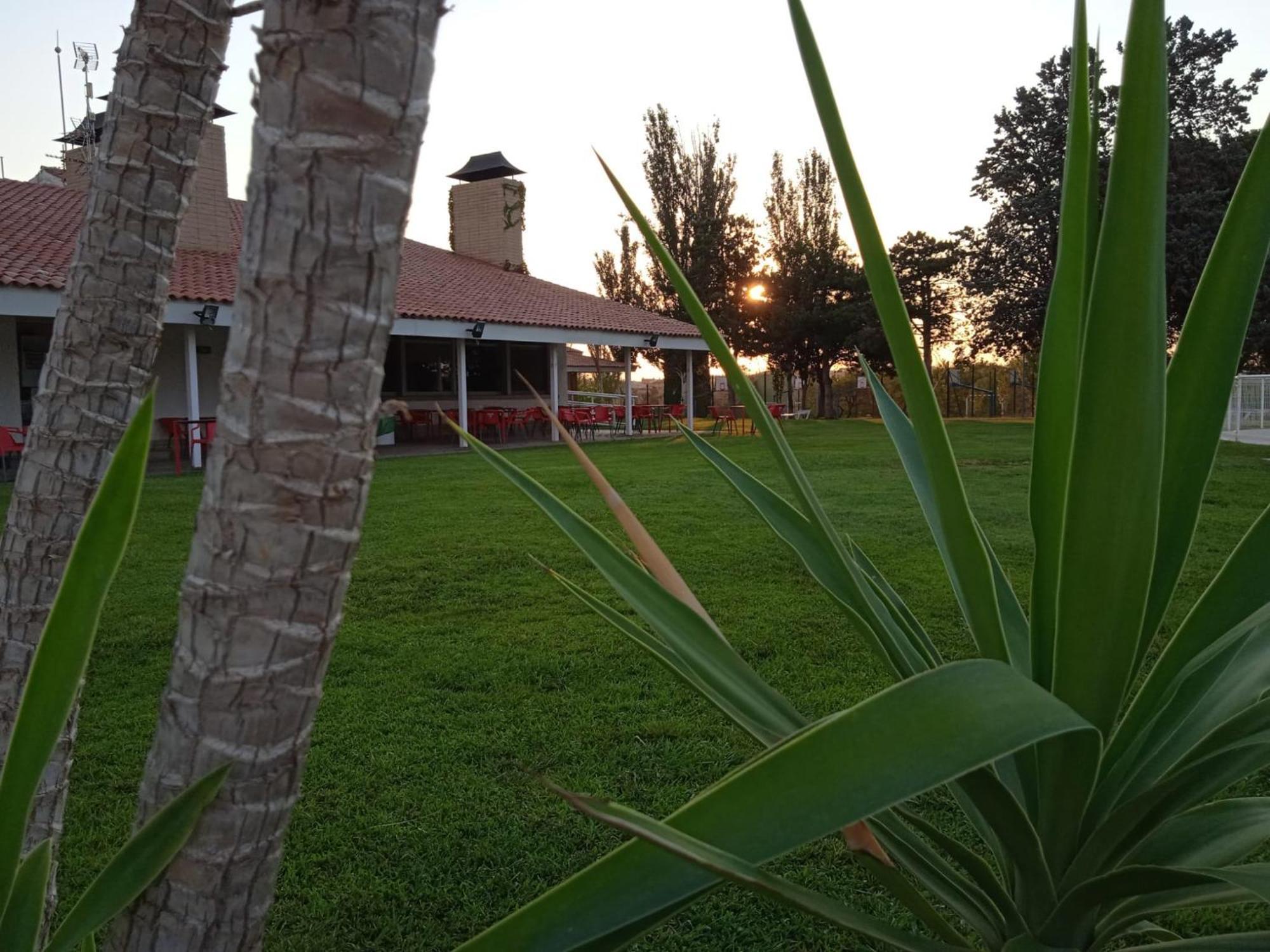Albergue Zaragoza Camping Εξωτερικό φωτογραφία